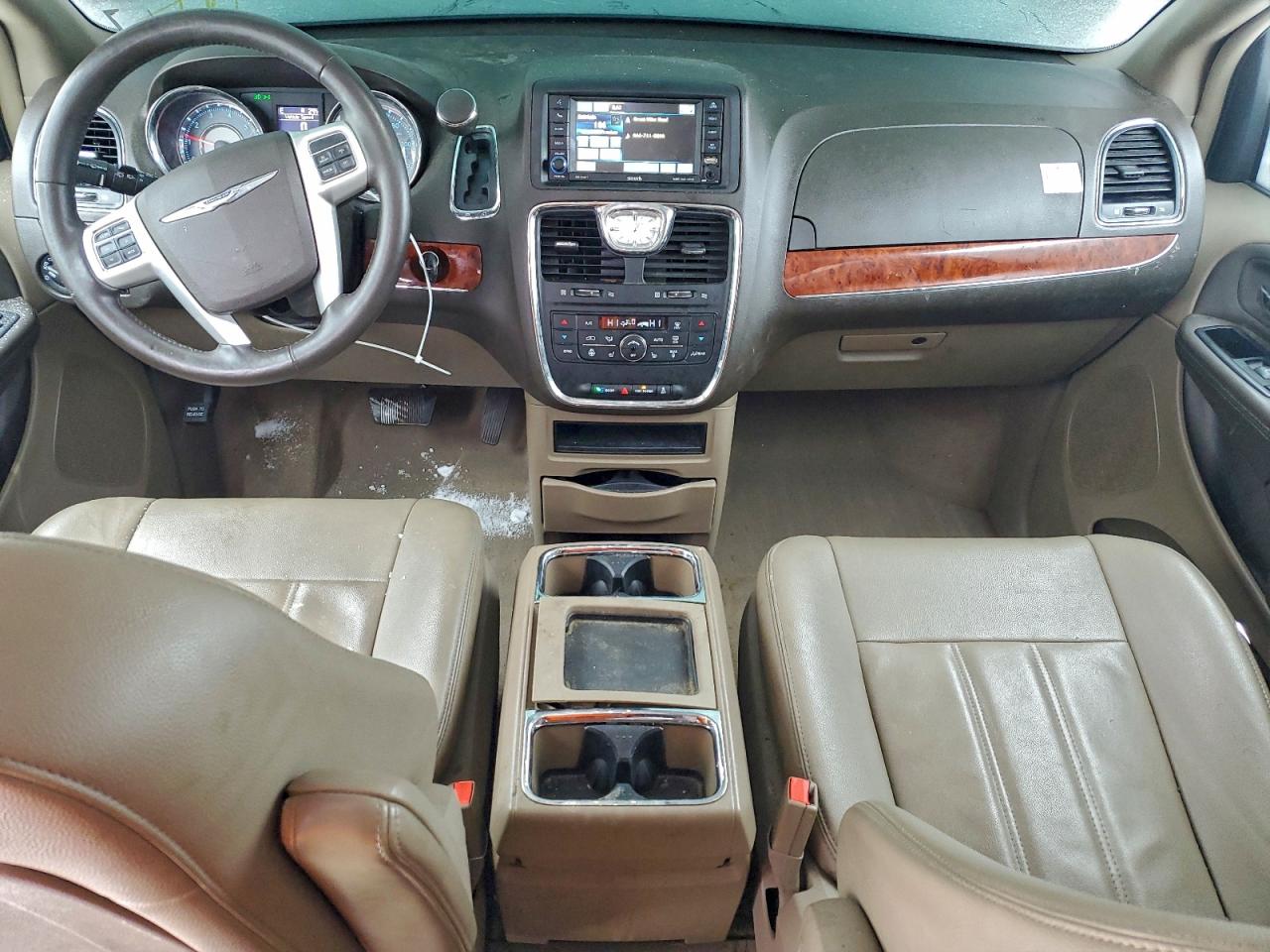 Chrysler Minivan Touring Image 11