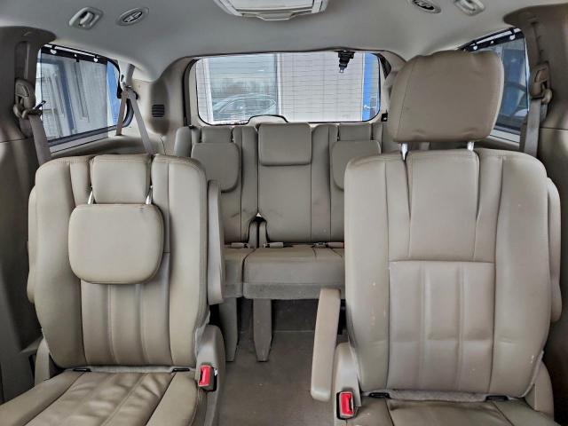 Chrysler Minivan Touring Image 6