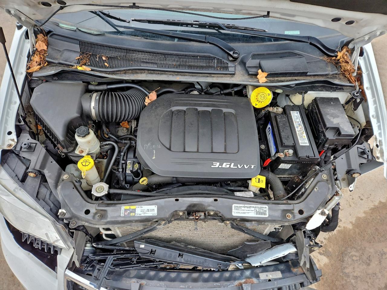 Chrysler Minivan Touring Image 10