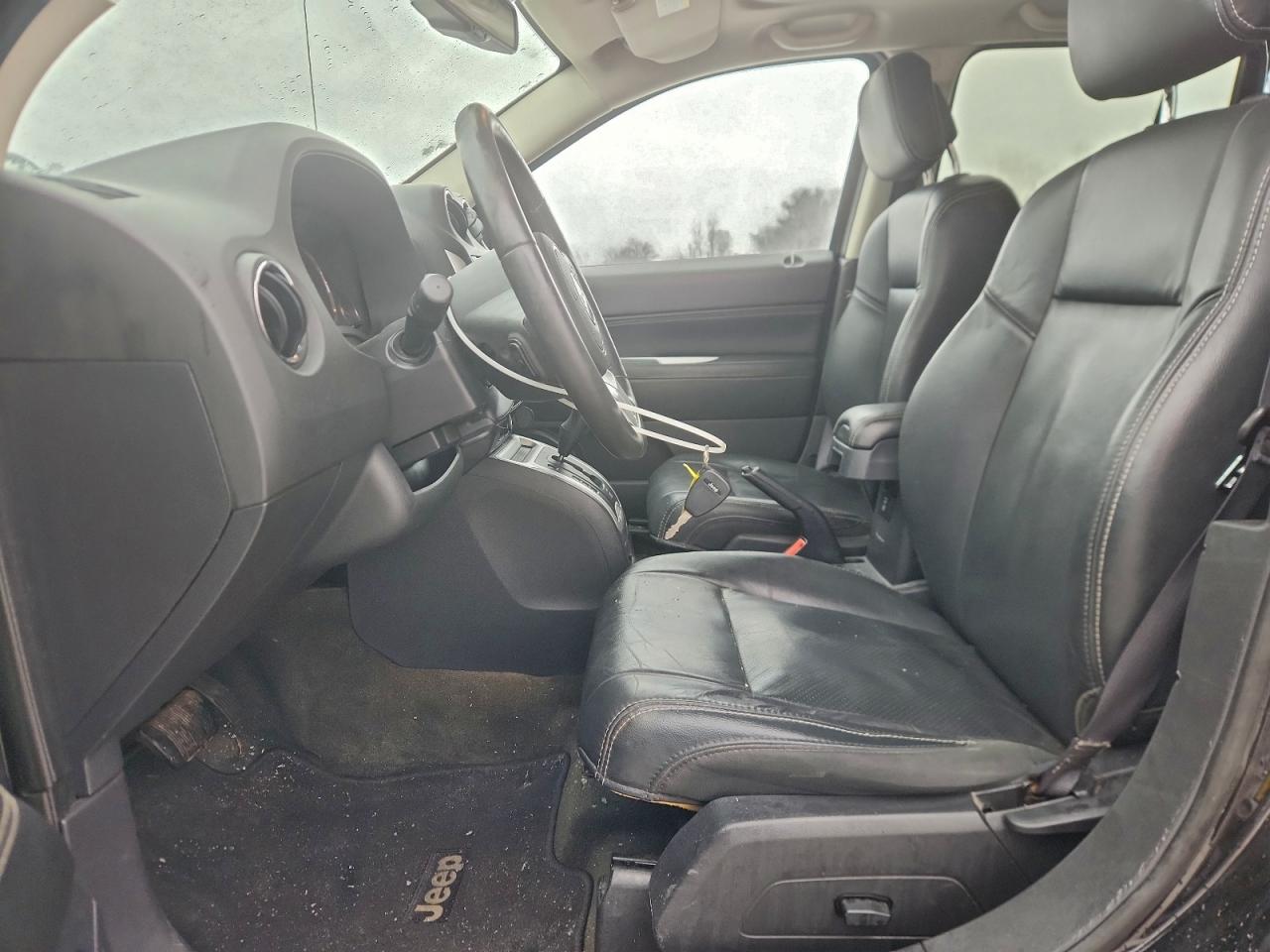 Jeep Compass Latitude Image 2