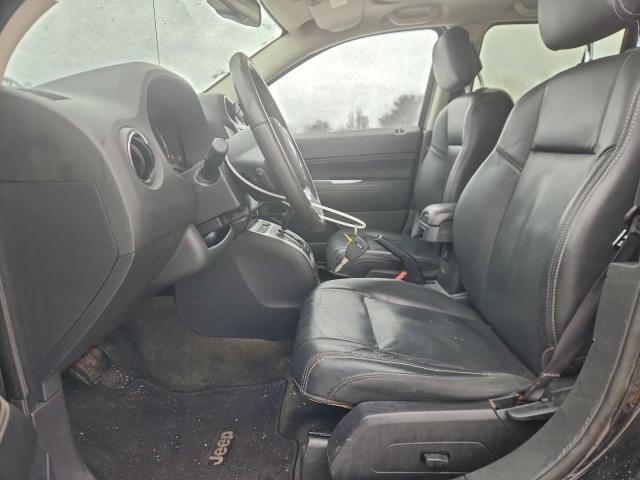 Jeep Compass Latitude Image 2